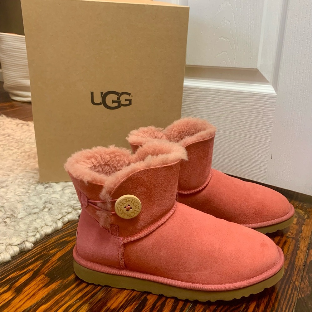 Pink Uggs!In very good condition, only gently worn
